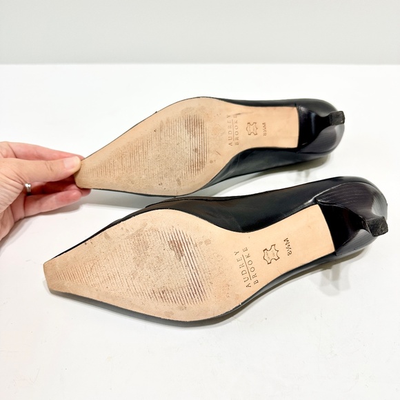 Audrey Brooke Black Leather Pumps Women’s Size 8.5 2.5” Heel Tassel Bow Classic - Picture 8 of 10